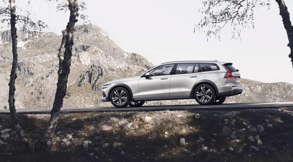 VOLVO V60 Cross Country